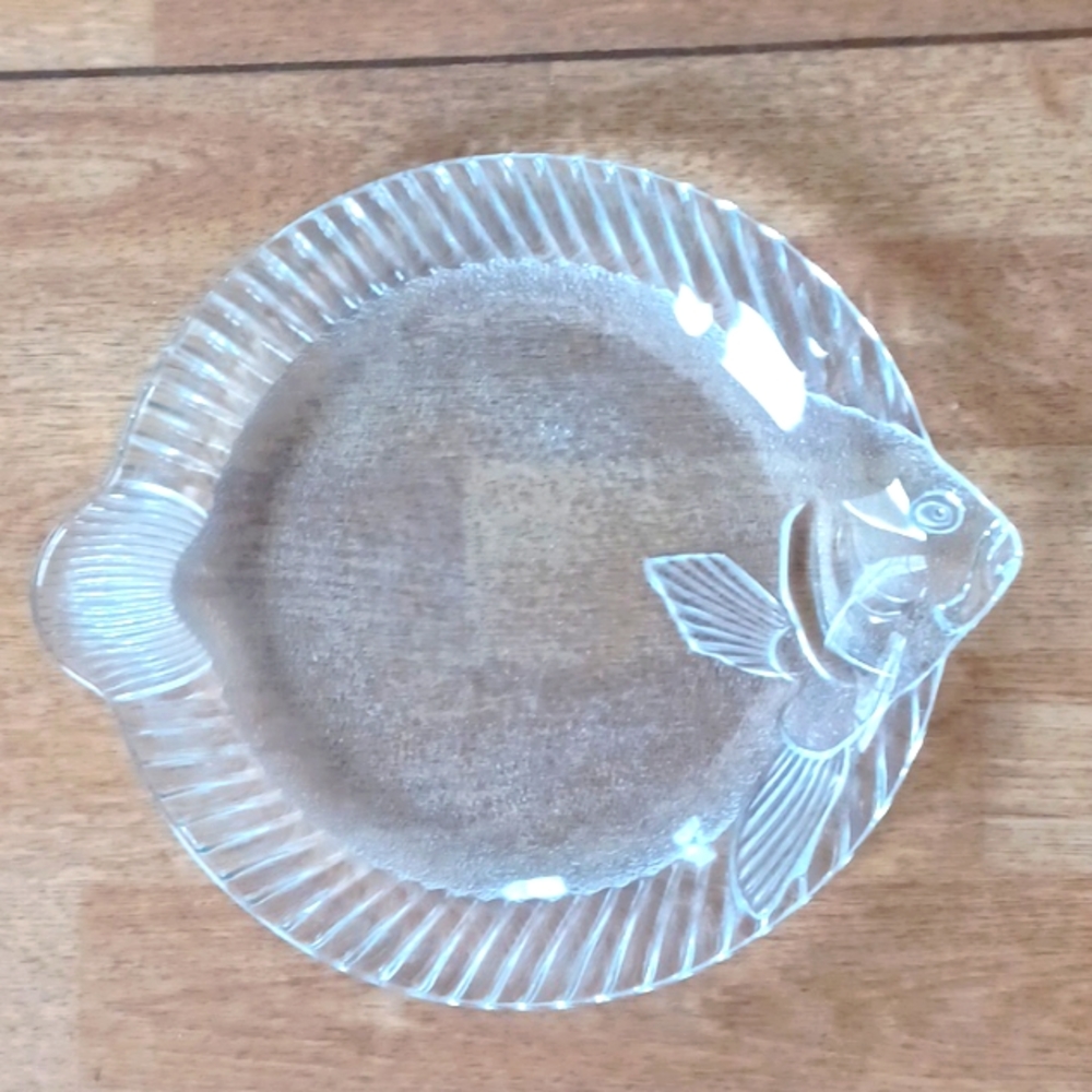 Fish shaped Serving platter glass 11.5x10 inches